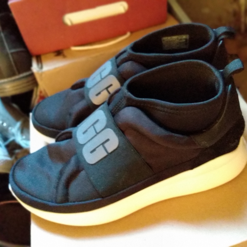 Ugg women shoes 8.5